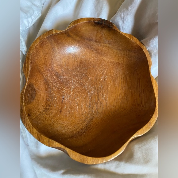 Rare find Vintage Monkey Pod Flower Shaped Bowl Handcrafted Wooden Bowl - Picture 1 of 6